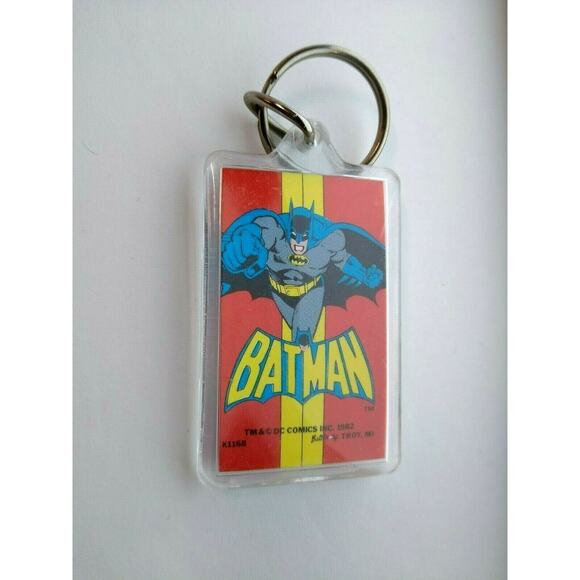 Batman Orange Yellow Keychain 1982 Original Licensed Official DC Comic Button Up - Picture 4 of 4